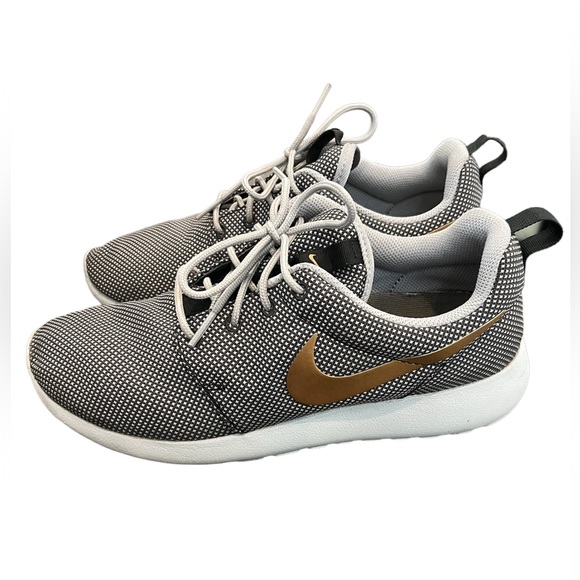 Nike Shoes - NIKE Roche Gray Women’s 9 running shoes great used condition!